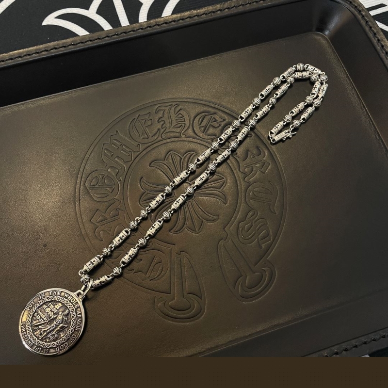 Ch**me He**ts necklaces